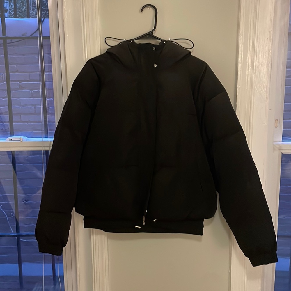 Cropped and hooded Zara puffer coat